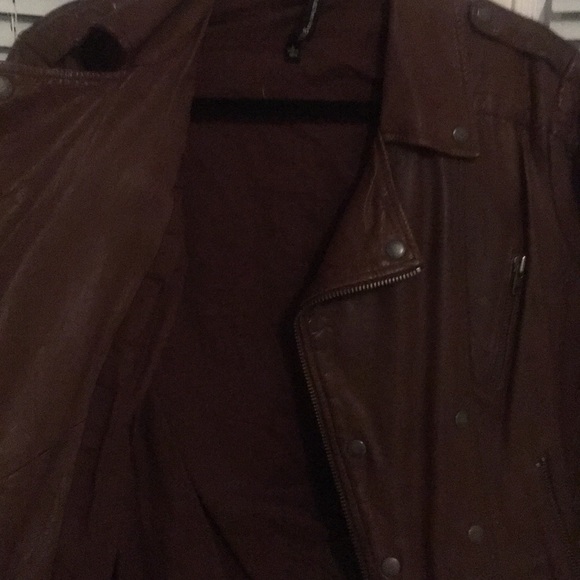 Leather jacket - Picture 3 of 4